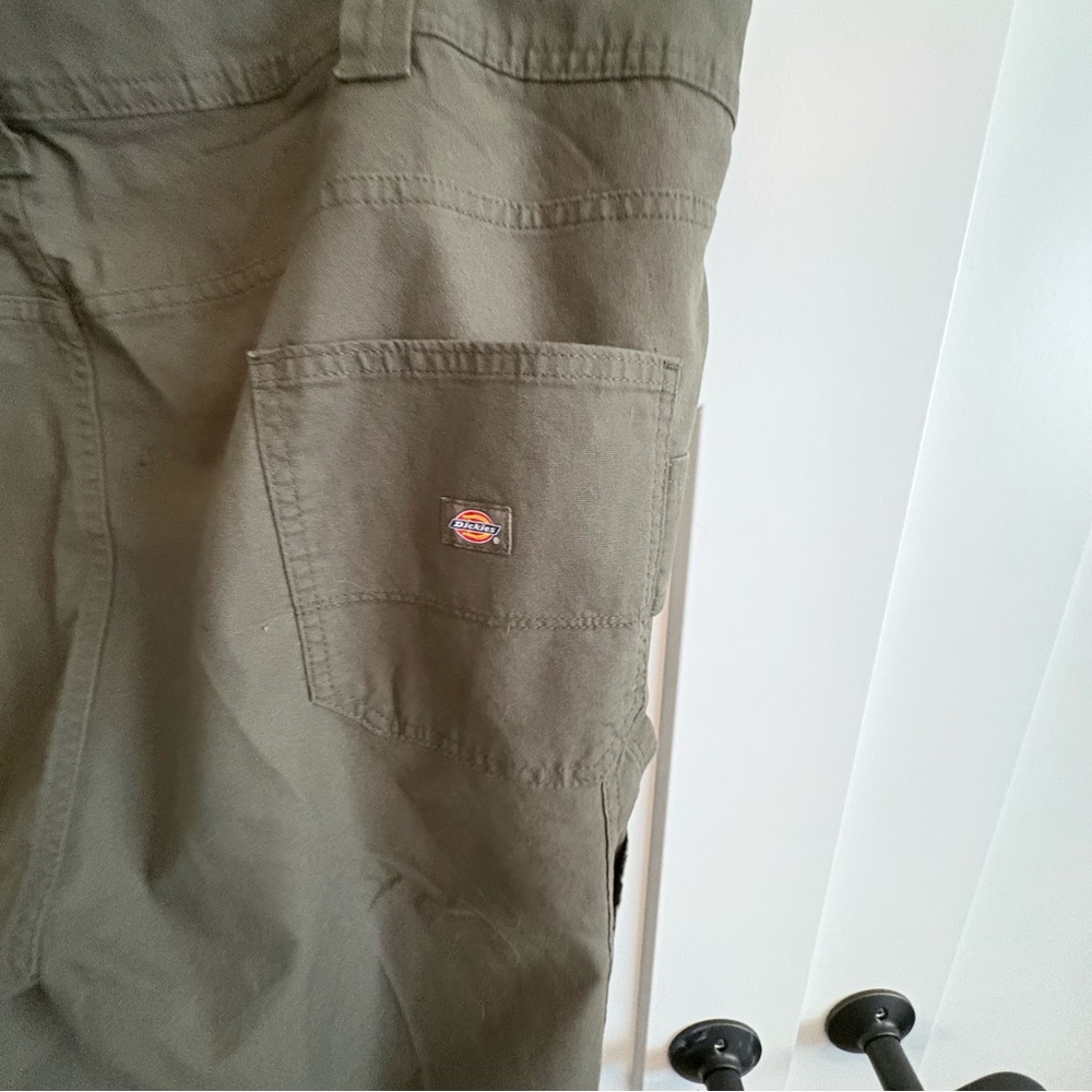 Dickies. Plus, 22w, NWT, new, cargo shorts, relaxed, summer, school, teacher - Picture 6 of 7